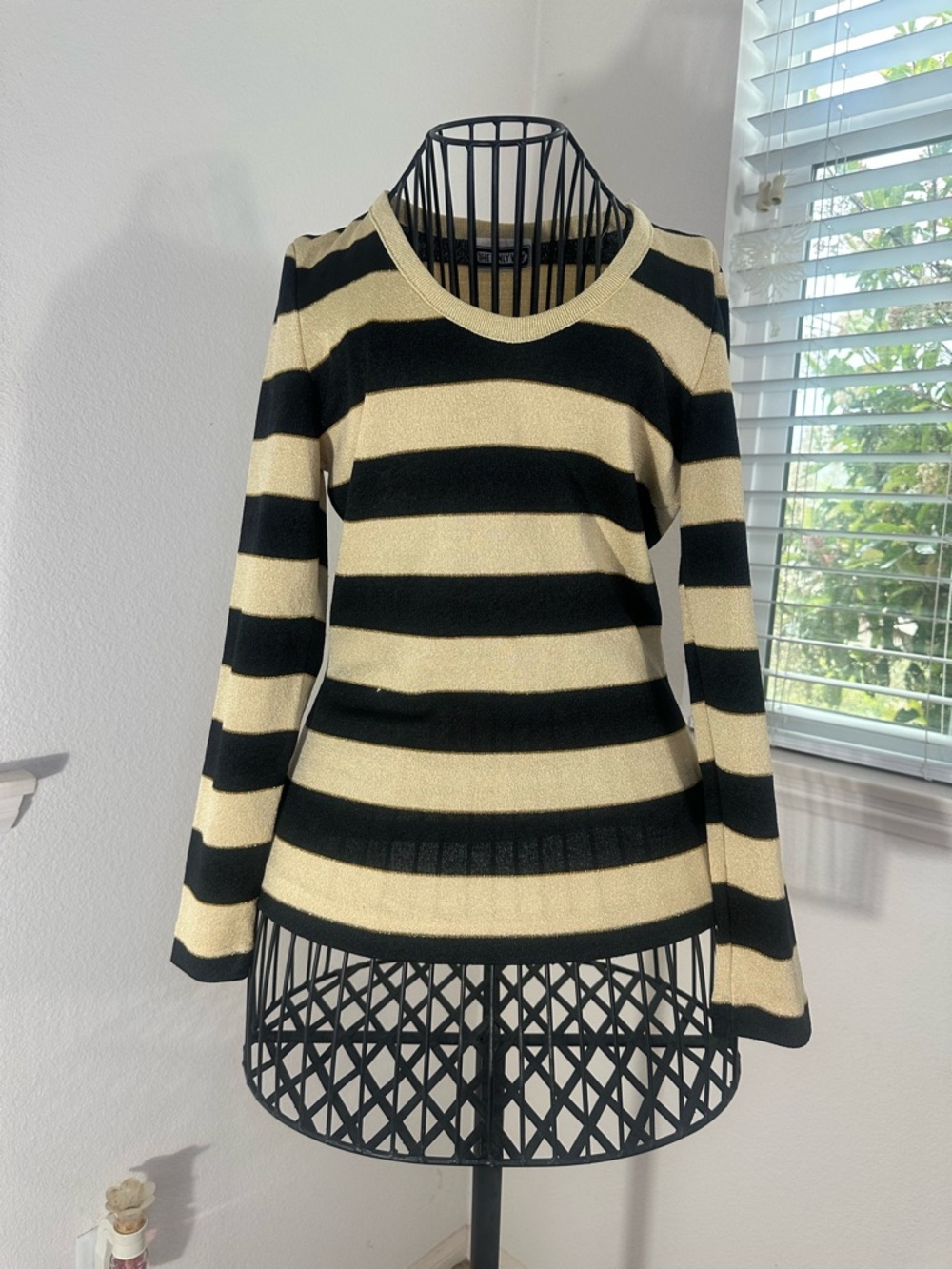 Striped Scoop Neck Sweater - Black & Cream